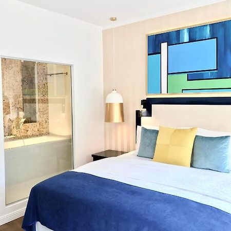 Luxury Apartments Mondrian Market Square III Warsaw Exterior photo