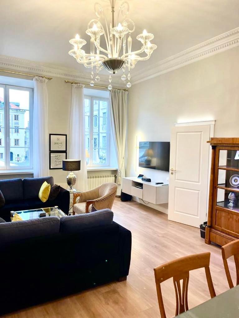 Luxury Apartments Mondrian Market Square III Warsaw Room photo