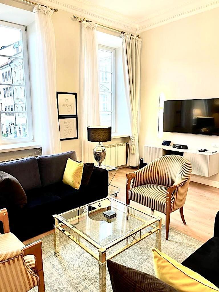 Luxury Apartments Mondrian Market Square III Warsaw Room photo